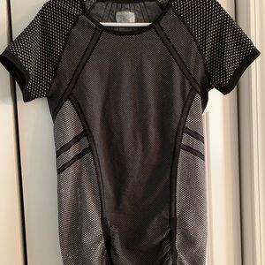 Athleta short sleeve top size large.